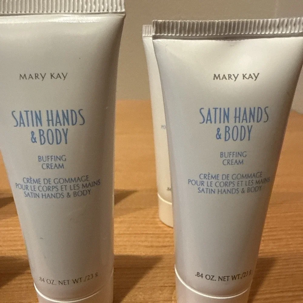 Lot Of 9 Mary Kay Satin Hands and Body Buffing Cream Travel Size‎ (.84 Each)